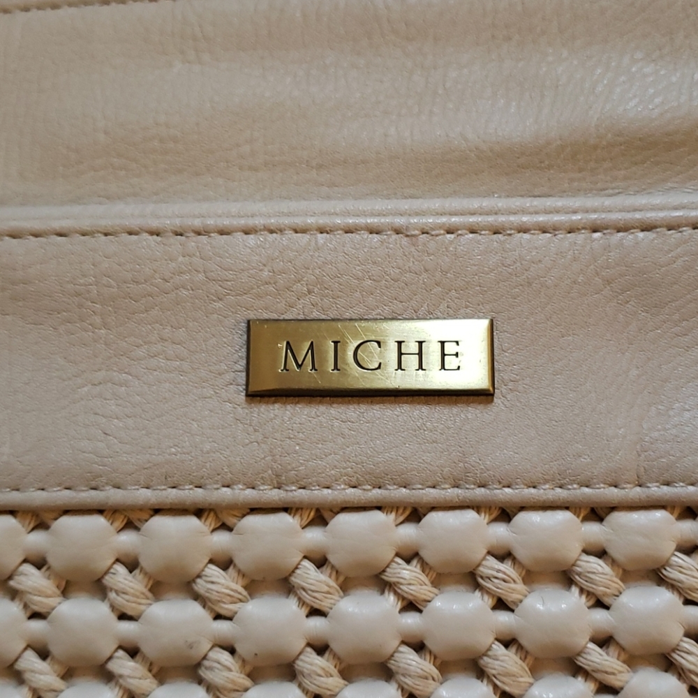 Purses 👜 - Picture 2 of 4